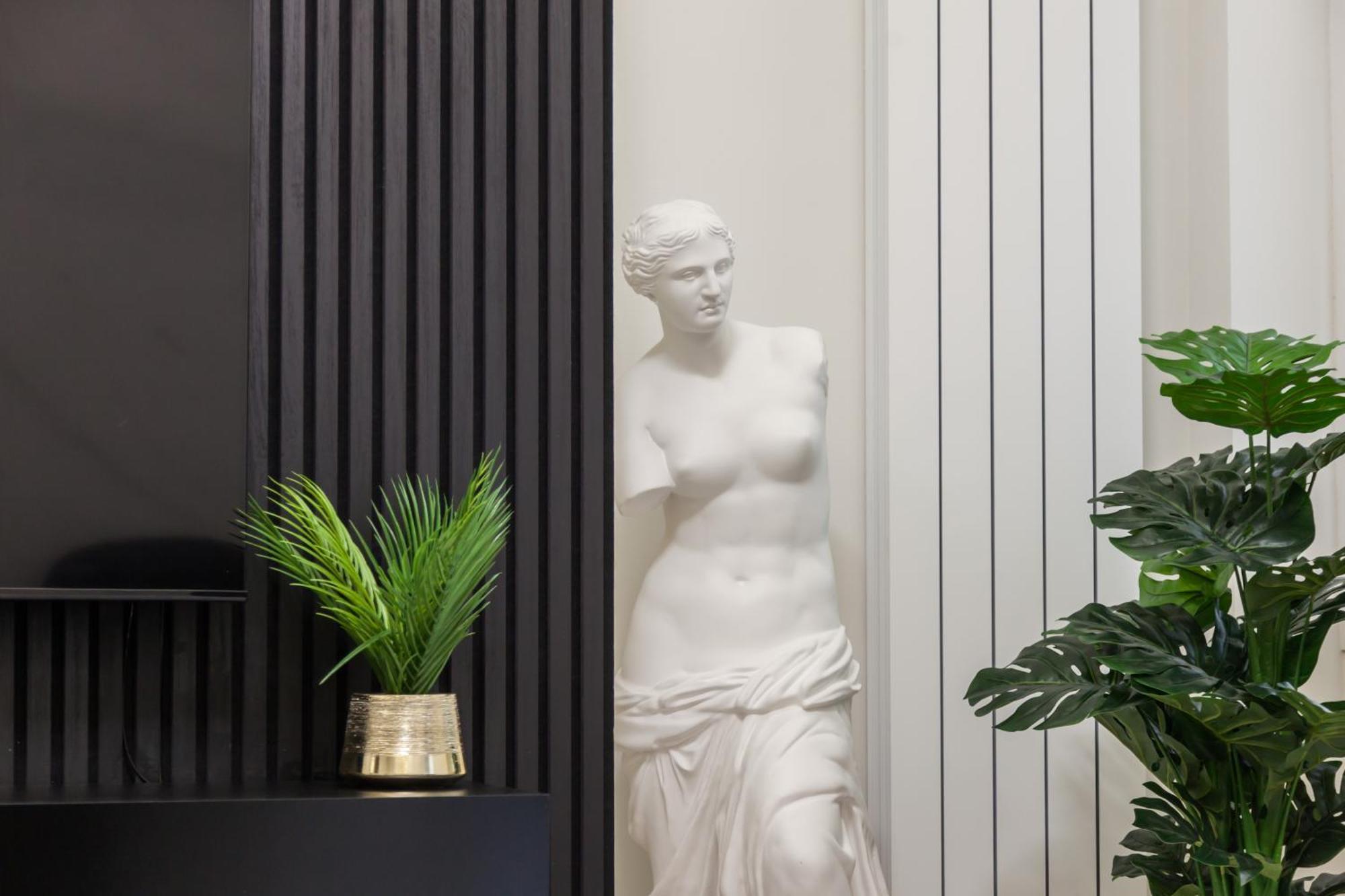 Italian Fashion Suite - Luxurious Marble City Center 밀라노 외부 사진